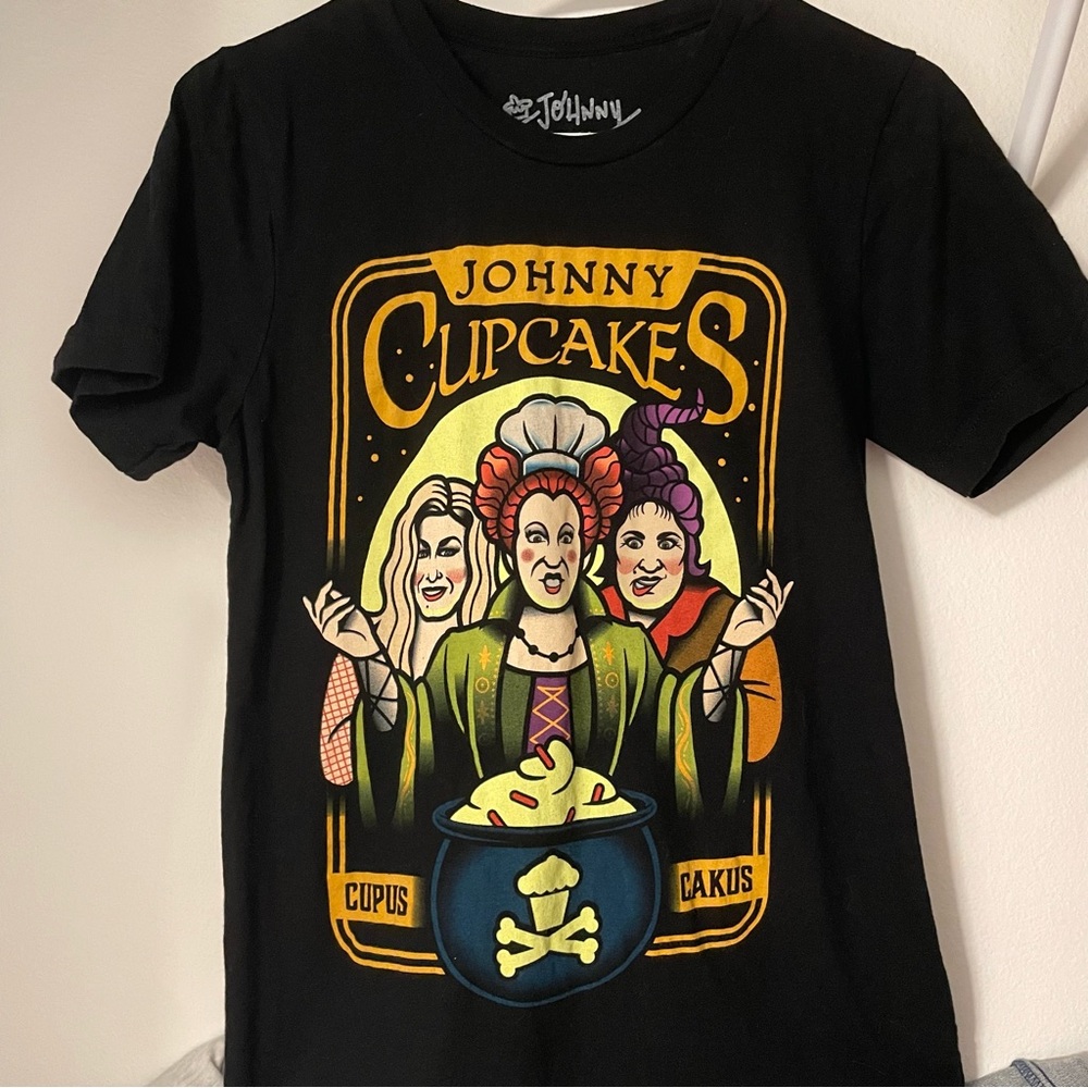 Johnny Cupcakes Cupus Cakus Halloween Hocus Pocus Unisex T-Shirt Small